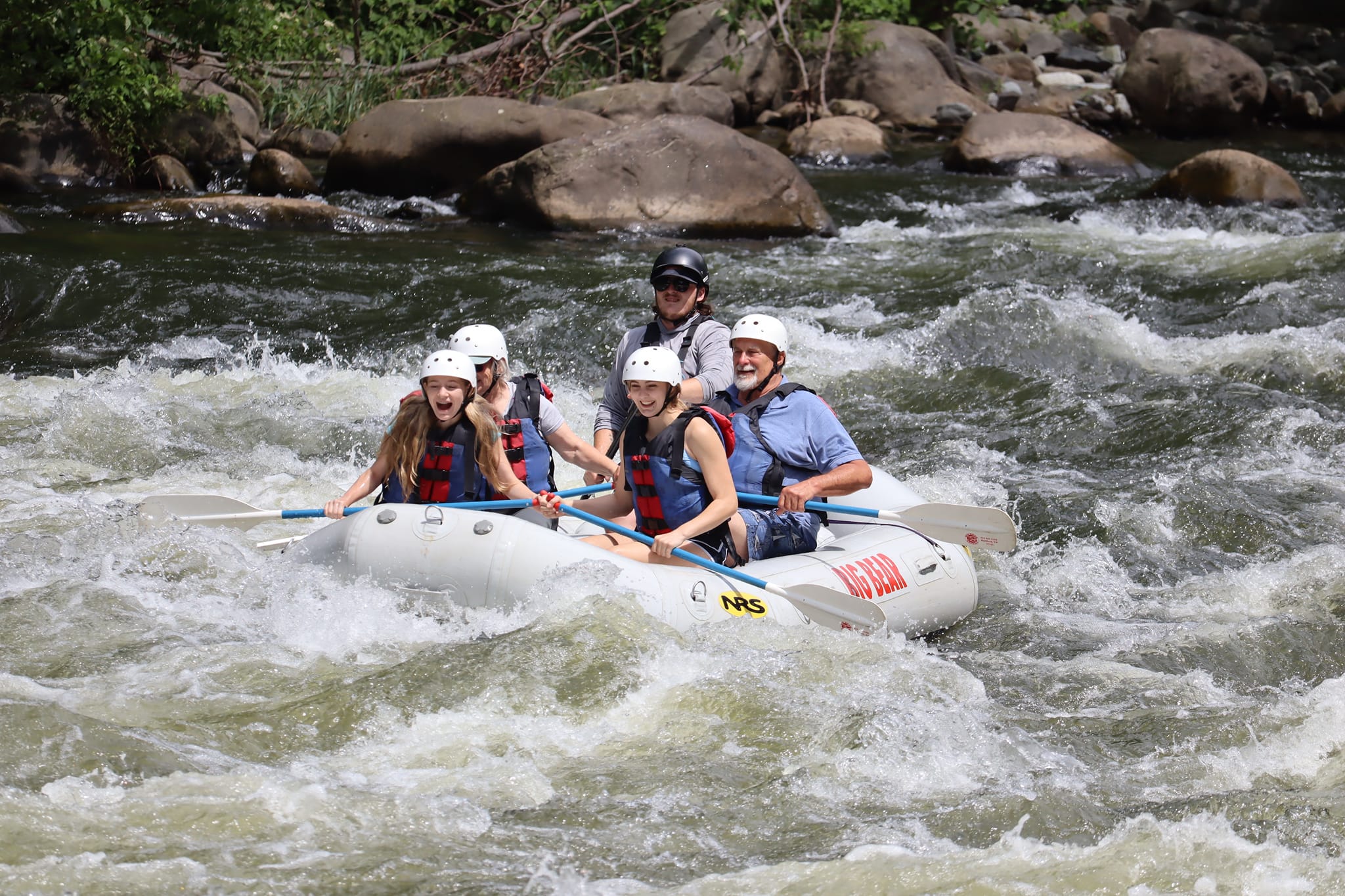 Best family-friendly white water rafting on Pigeon River Tennessee