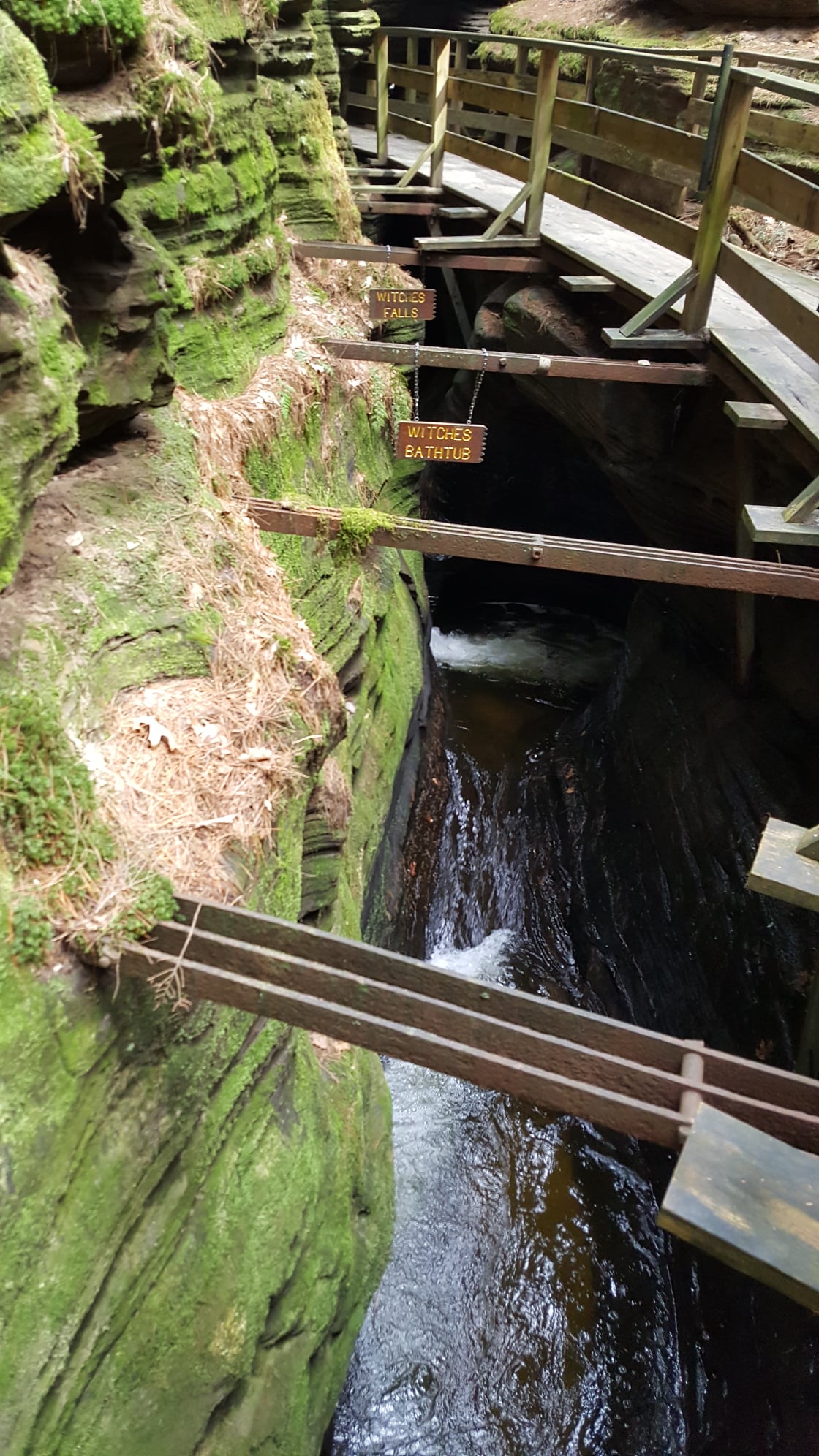 Witch's Bathtub: Wisconsin Dells Upper Boat Tour